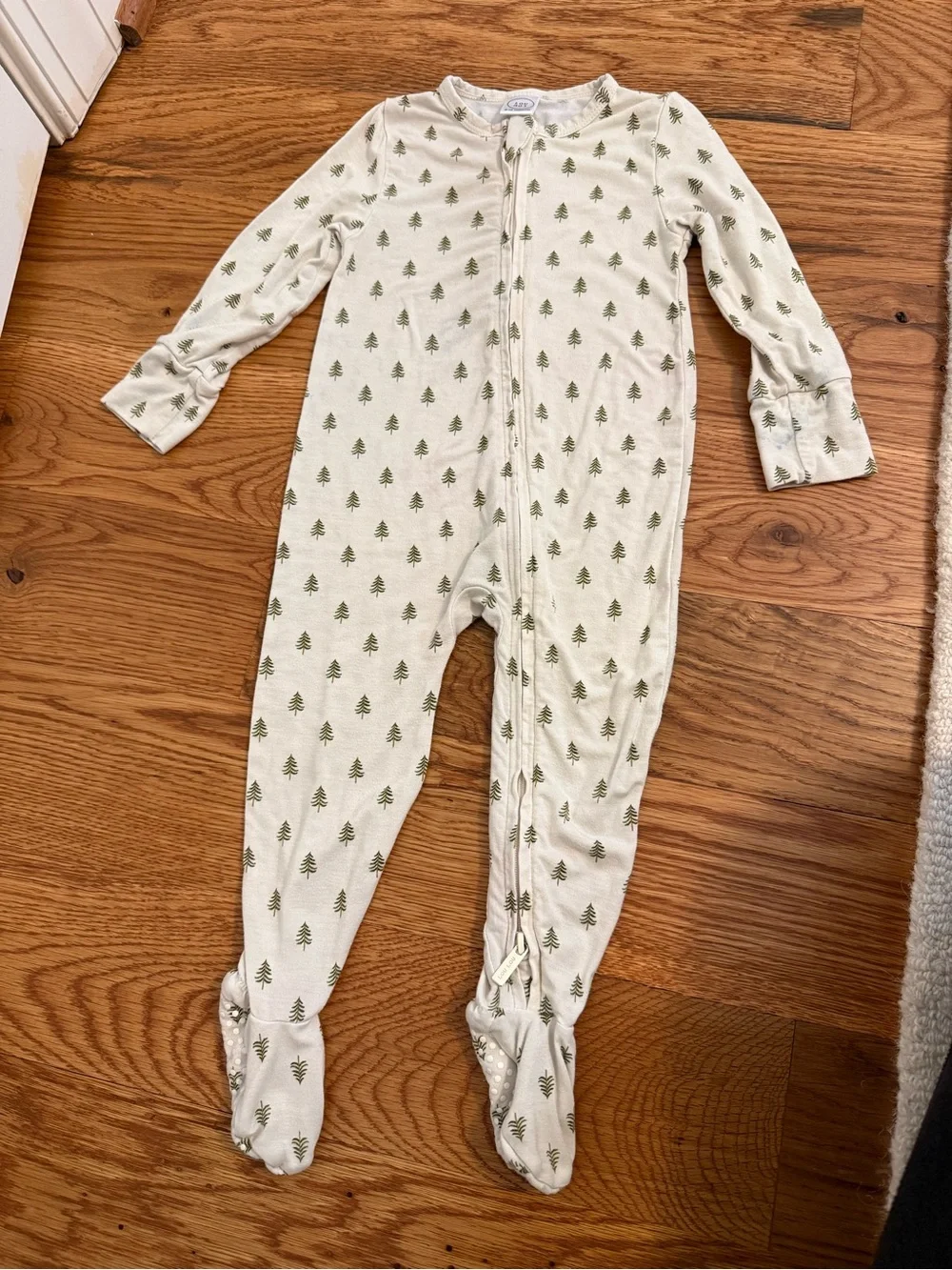 Lou Lou & Company Zipper Footie Pajamas Pine Tree Print Size 6-12 Months